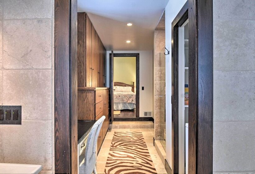 Upscale Earl Young Charlevoix Cottage W/ Deck!