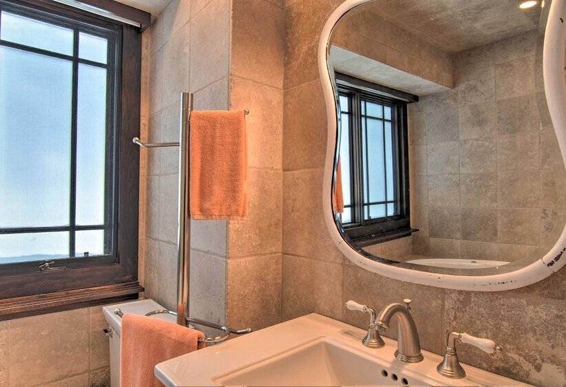 Upscale Earl Young Charlevoix Cottage W/ Deck!