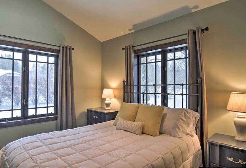 Upscale Earl Young Charlevoix Cottage W/ Deck!