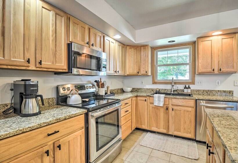 Upscale Family Cottage < 1 Mi To Higgins Lake