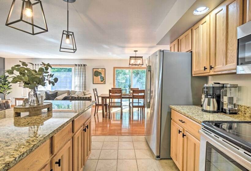 Upscale Family Cottage < 1 Mi To Higgins Lake