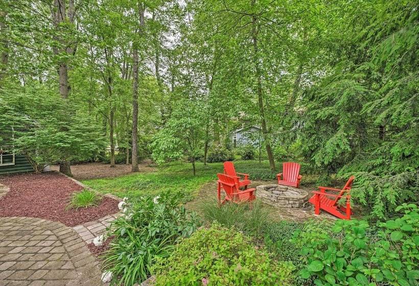 Upscale Family Retreat W/ Fire Pit, Walk To Beach!