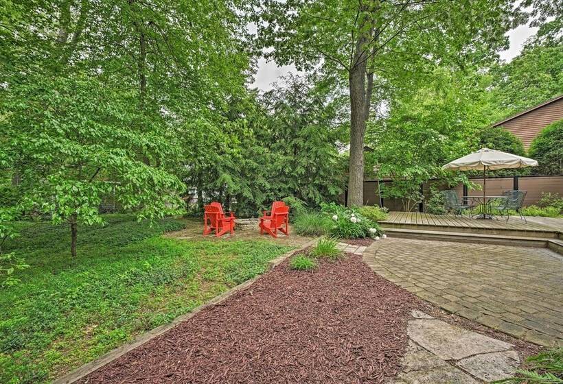 Upscale Family Retreat W/ Fire Pit, Walk To Beach!