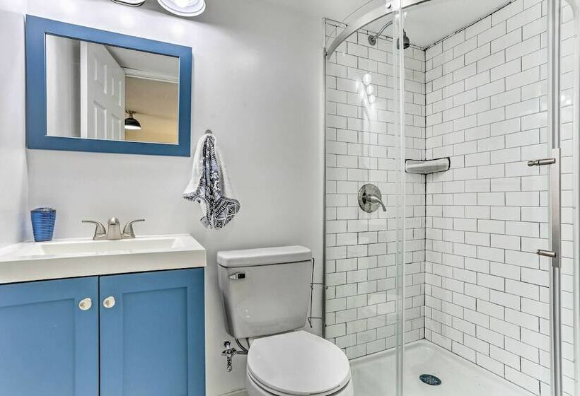 Wallkill Riverfront Retreat: Canoe & Relax!