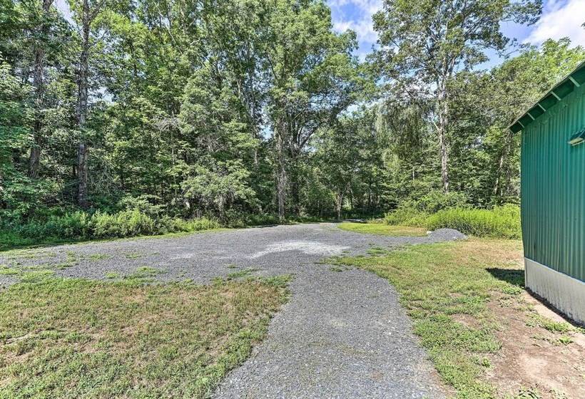 Wallkill Riverfront Retreat: Canoe & Relax!