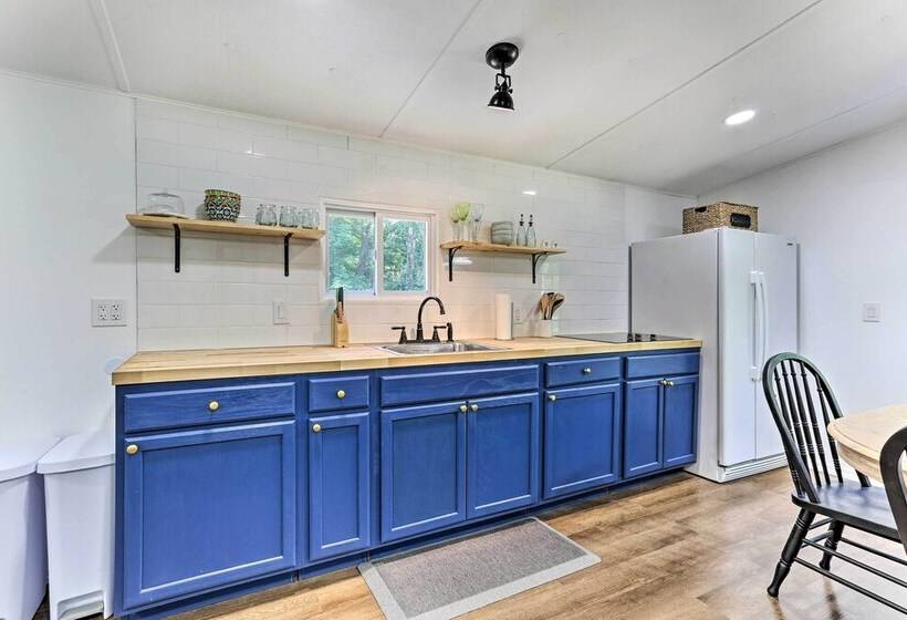 Wallkill Riverfront Retreat: Canoe & Relax!