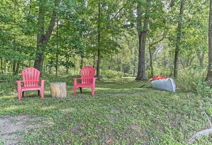 Wallkill Riverfront Retreat: Canoe & Relax!