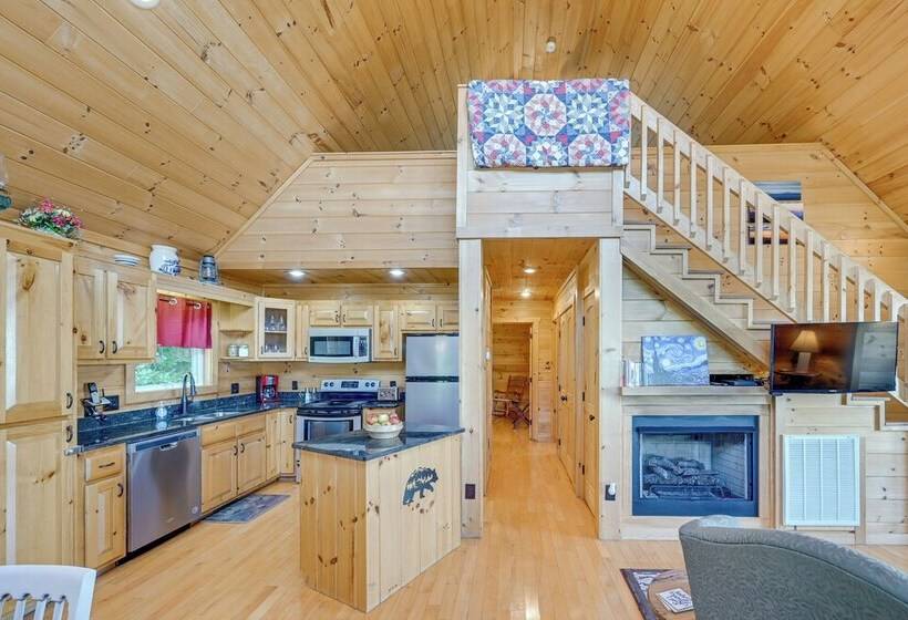 Warm & Cozy Cabin W/ Deck On Top Of The Blue Ridge