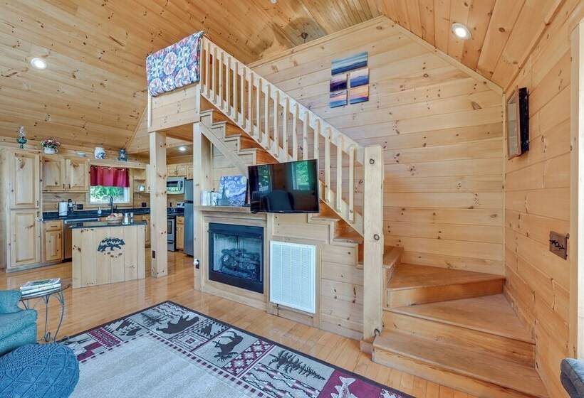 Warm & Cozy Cabin W/ Deck On Top Of The Blue Ridge