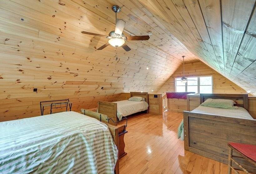 Warm & Cozy Cabin W/ Deck On Top Of The Blue Ridge