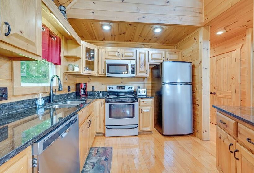 Warm & Cozy Cabin W/ Deck On Top Of The Blue Ridge