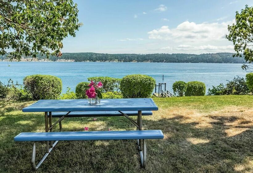 Washington Waterfront Home W/ Sequim Bay Access