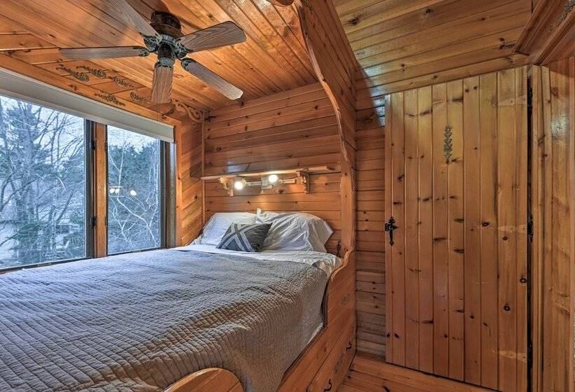 Waterfront Arkdale Retreat: 2 Acres W/ Deck & View