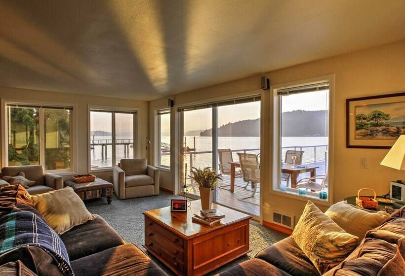 Waterfront Home On  Gold Coast  Of Hood Canal!