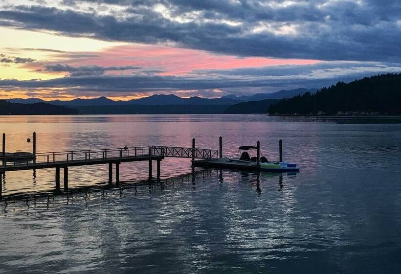 Waterfront Home On  Gold Coast  Of Hood Canal!