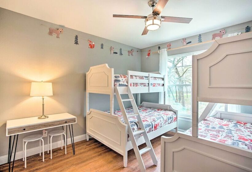 Waterfront Lake Tawakoni Home W/ Fire Pit!