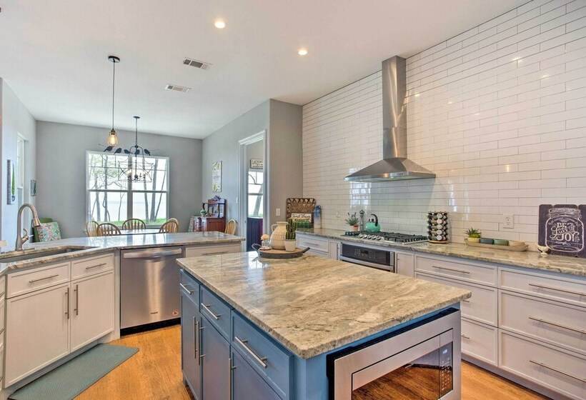 Waterfront Lake Tawakoni Home W/ Fire Pit!