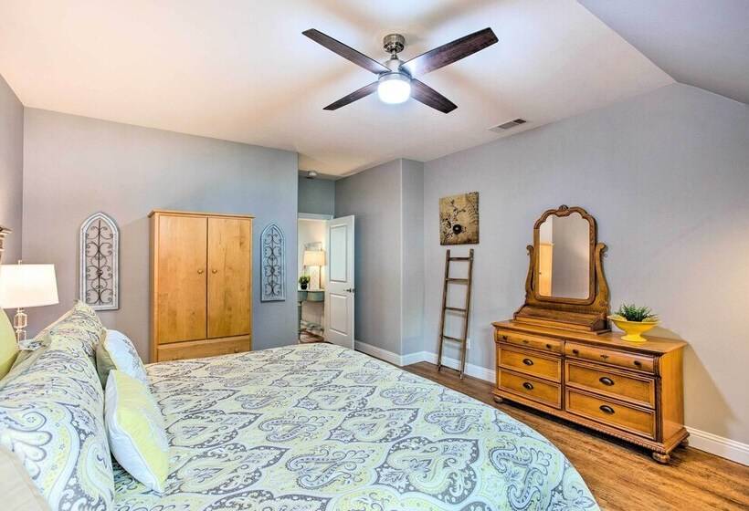 Waterfront Lake Tawakoni Home W/ Fire Pit!