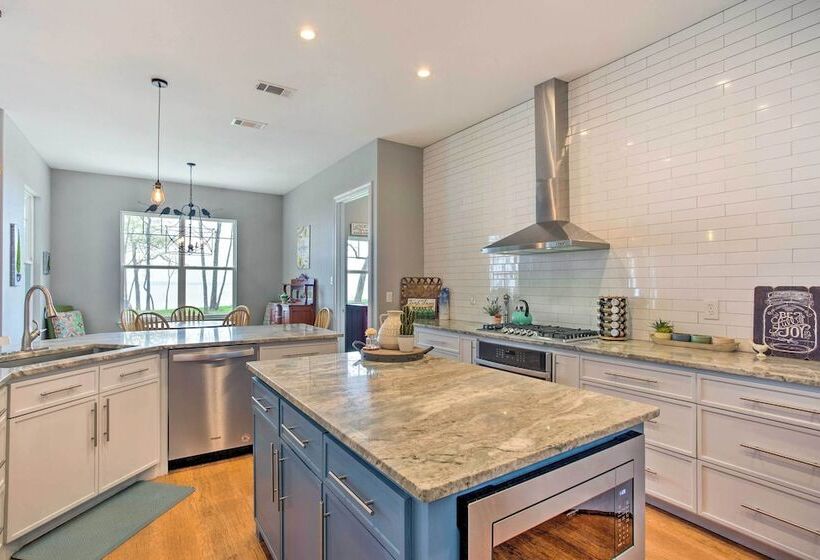 Waterfront Lake Tawakoni Home W/ Fire Pit!