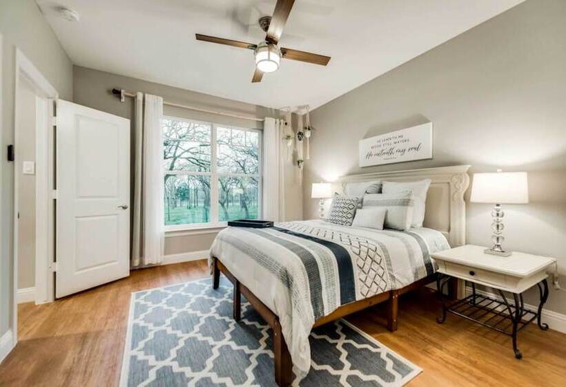 Waterfront Lake Tawakoni Home W/ Fire Pit!