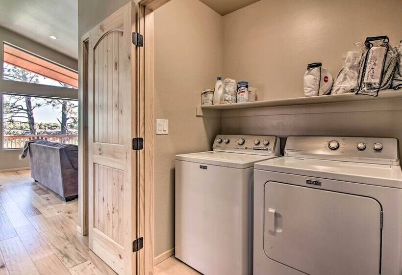 Waterfront Lakeside Home 1 Block To Boat Ramp