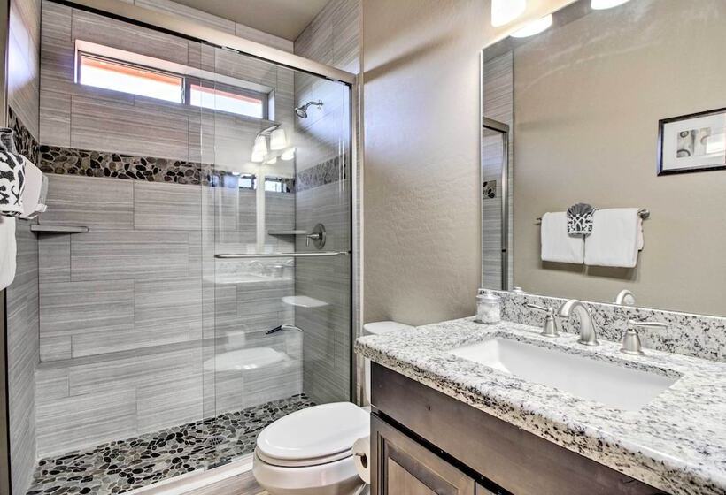 Waterfront Lakeside Home 1 Block To Boat Ramp