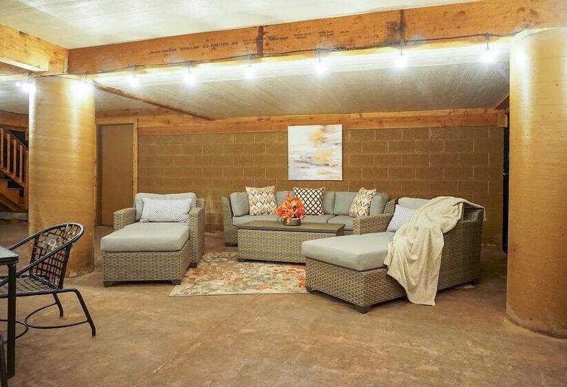 Waterfront Lakeside Home 1 Block To Boat Ramp