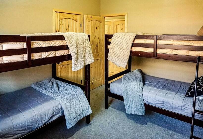 Waterfront Lakeside Home 1 Block To Boat Ramp