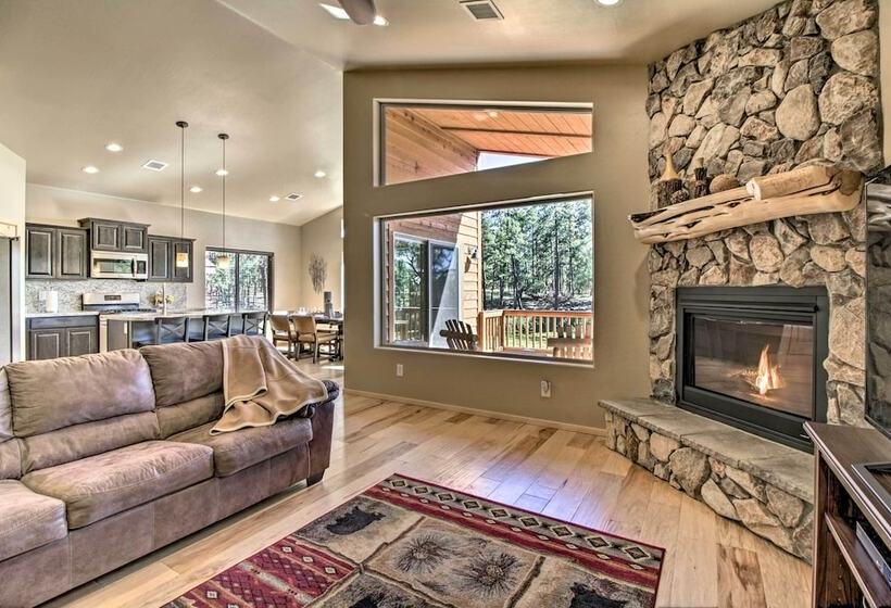 Waterfront Lakeside Home 1 Block To Boat Ramp