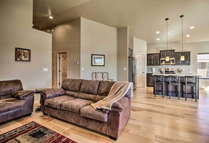 Waterfront Lakeside Home 1 Block To Boat Ramp