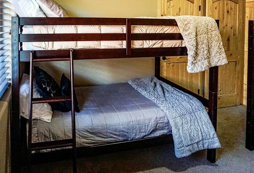 Waterfront Lakeside Home 1 Block To Boat Ramp