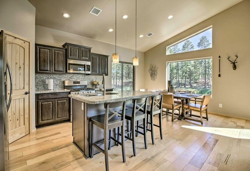 Waterfront Lakeside Home 1 Block To Boat Ramp