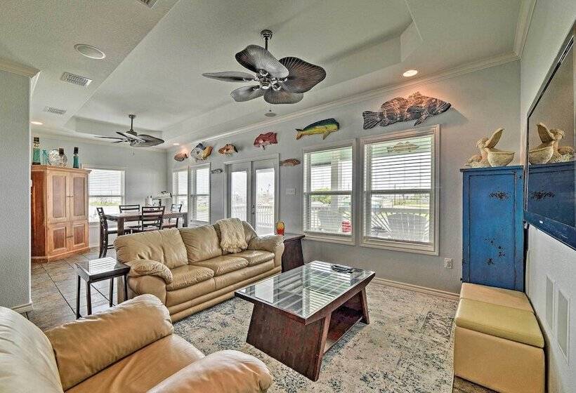 Waterfront Rockport Home W/ Dock & 3 Kayaks!