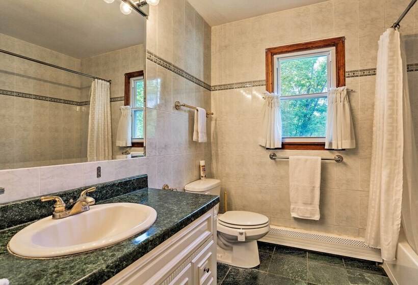 Wawayanda House On 62 Acres   Multiple Fireplaces!