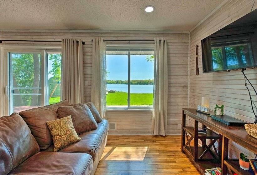 Welcome To Sunrise Bay: Family Lake Home!