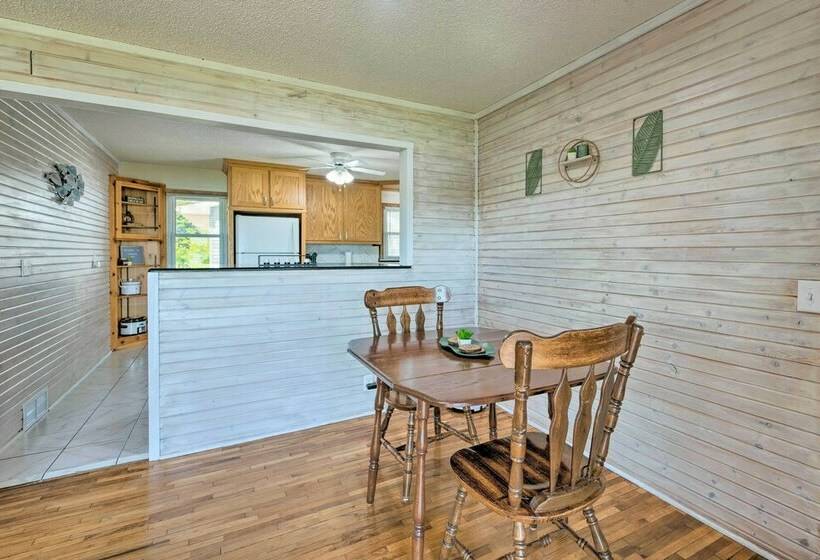 Welcome To Sunrise Bay: Family Lake Home!