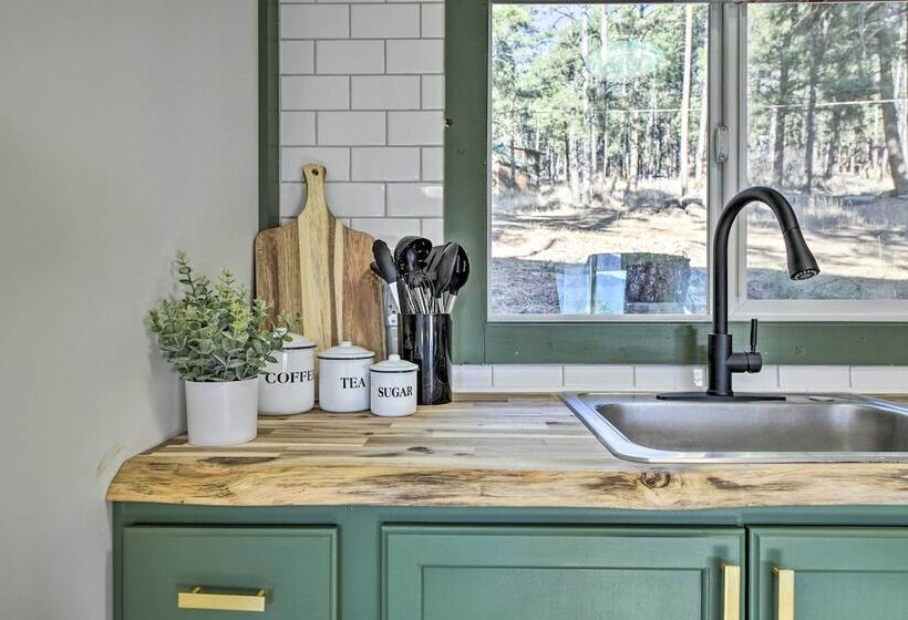 Well Appointed Bayfield Cabin W/ Forest Views!