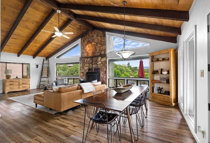 West Sedona House W/ Deck & Views, 3 Mi To Uptown!