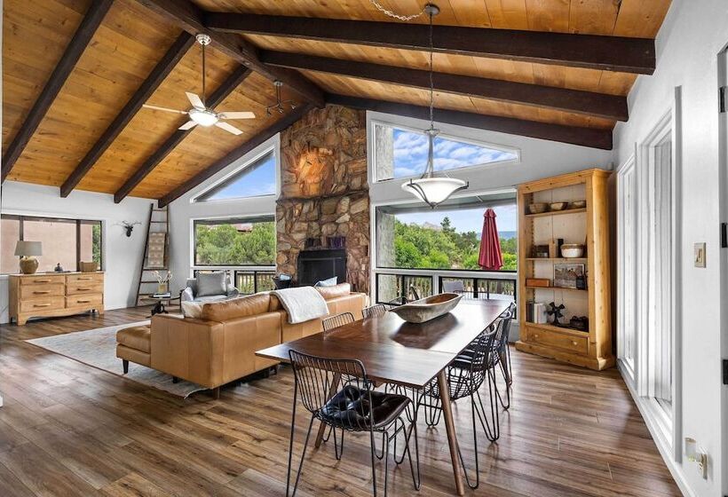 West Sedona House W/ Deck & Views, 3 Mi To Uptown!