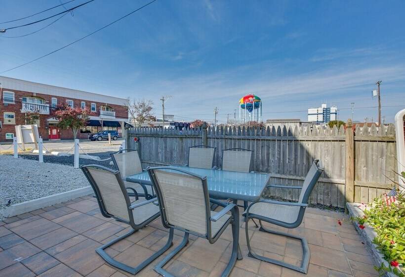 Wildwood House W/ Enclosed Porch   Walk To Beach!