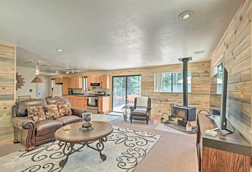 Sunny Prescott Cabin W/ Deck & Grill, 1 Mi To Lake