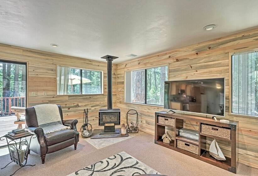 Sunny Prescott Cabin W/ Deck & Grill, 1 Mi To Lake