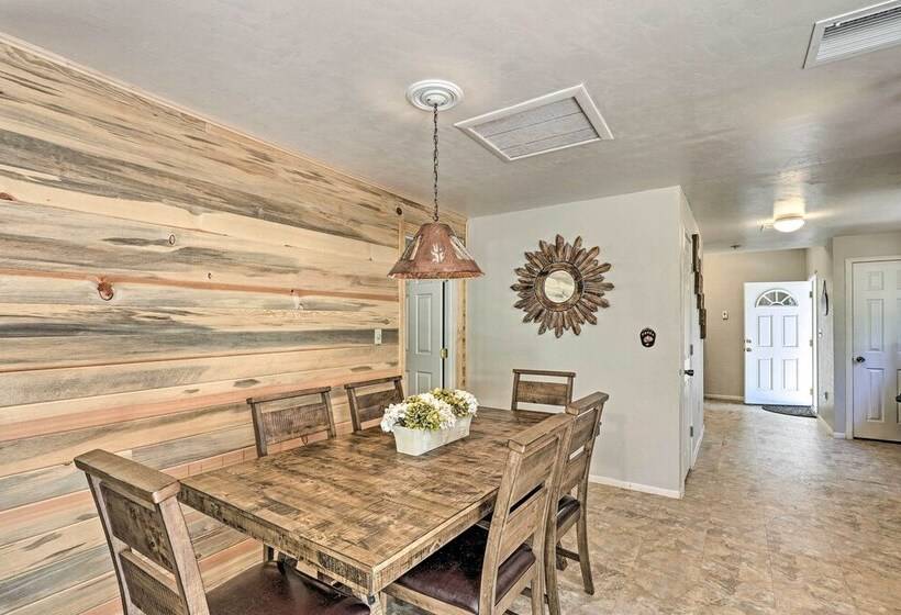 Sunny Prescott Cabin W/ Deck & Grill, 1 Mi To Lake