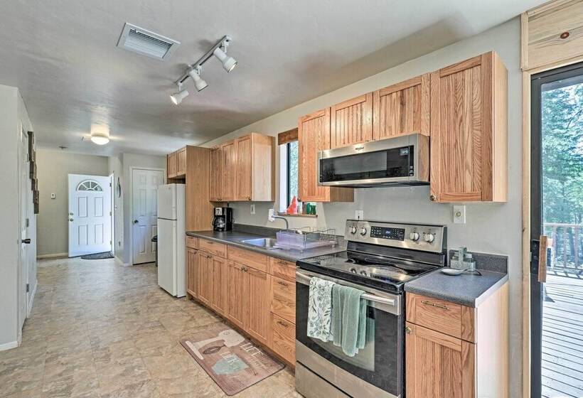 Sunny Prescott Cabin W/ Deck & Grill, 1 Mi To Lake