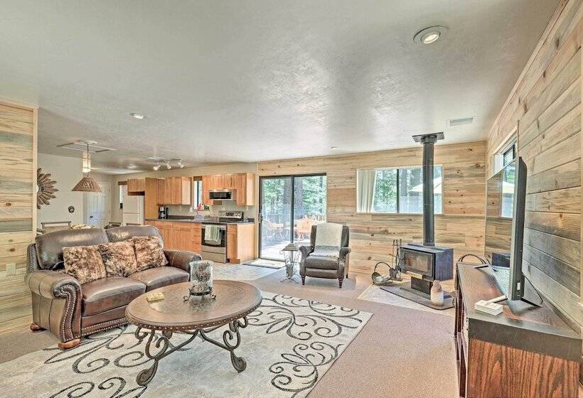 Sunny Prescott Cabin W/ Deck & Grill, 1 Mi To Lake