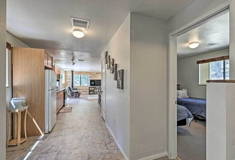 Sunny Prescott Cabin W/ Deck & Grill, 1 Mi To Lake