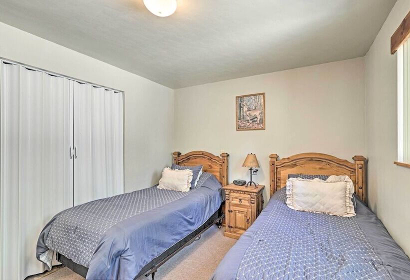 Sunny Prescott Cabin W/ Deck & Grill, 1 Mi To Lake