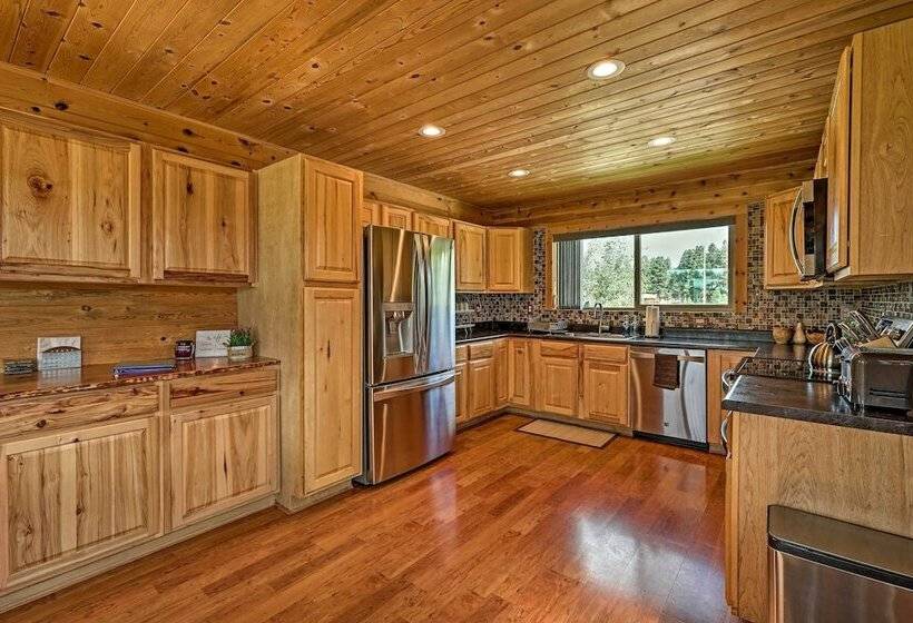 11 Mi To Rainbow Lake: Woodsy Pinetop Oasis