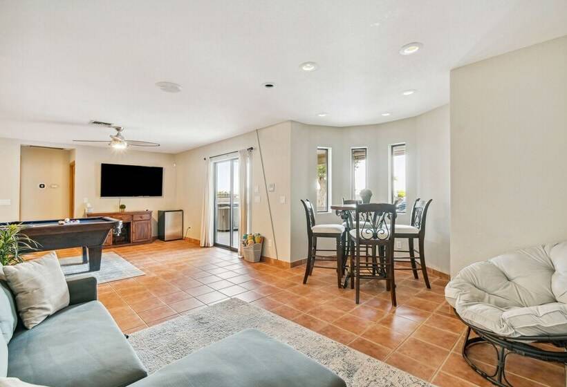 Lake Havasu Oasis W/ Lake View, 1 Mi To Beach!