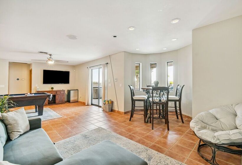 Lake Havasu Oasis W/ Lake View, 1 Mi To Beach!